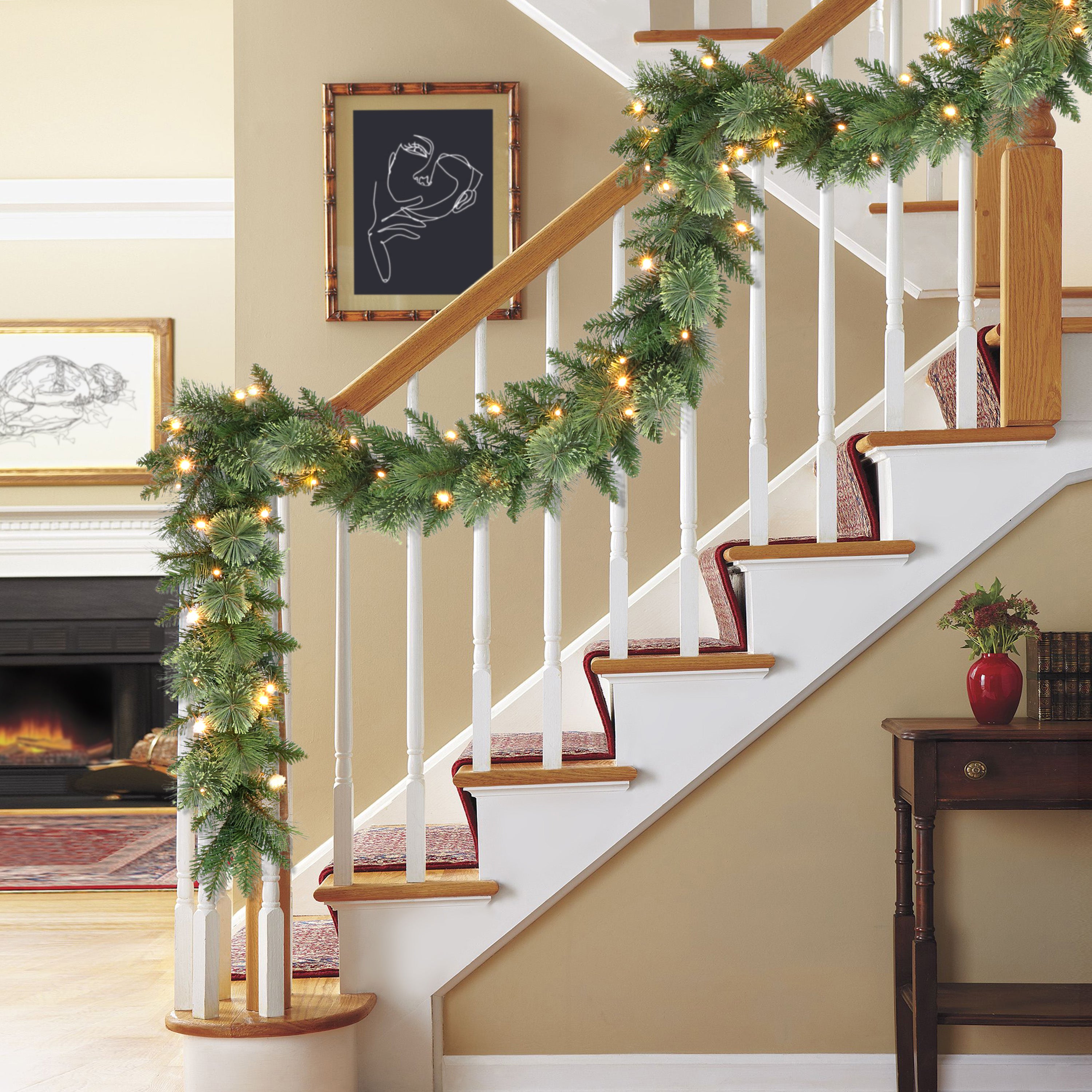 9ft x 10" Pre-Lit Garland